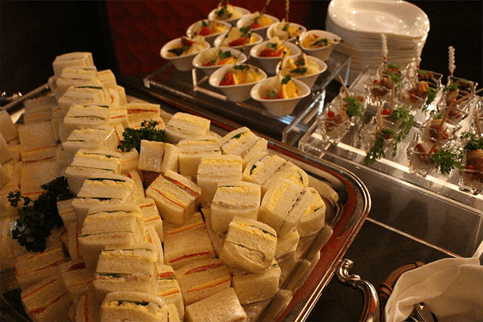 シェフが腕を振るう絶品料理