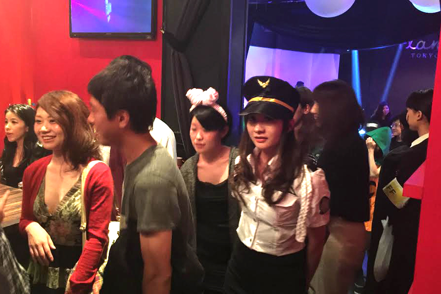 あっという間に、お帰りの時間です!二次会のお約束をされる姿も♥