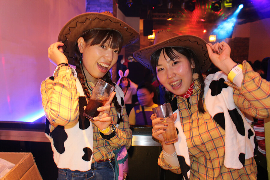 同じ番号の異性が見つかると仮面を取ってOK❤
