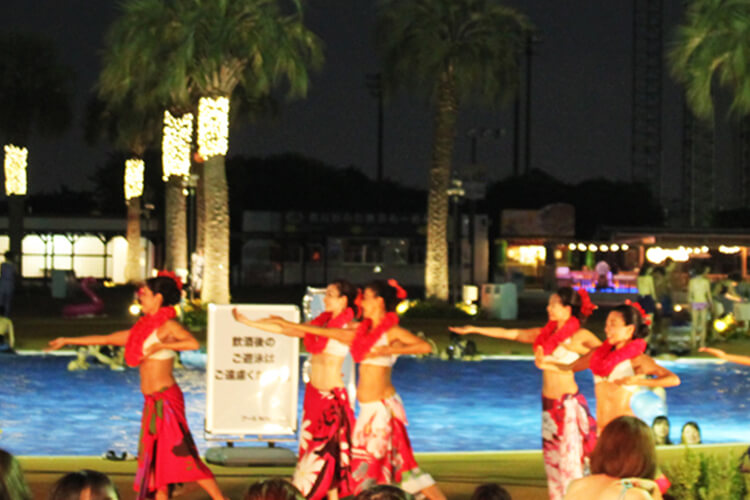 迫力満点のショーを開催!