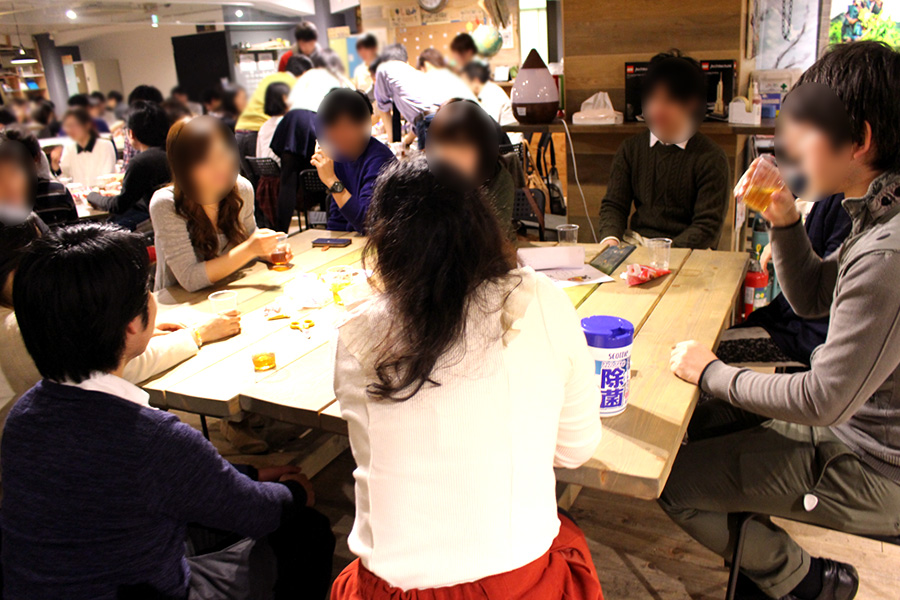 チームごとに自己紹介スタート♪