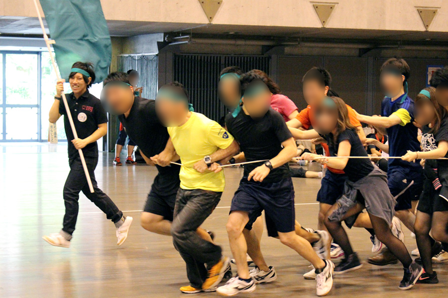 >「おいっちに♪おいっちに♪」と掛け声をかけて みんなで進みます！ コツを掴むとみんなダッシュ！！！