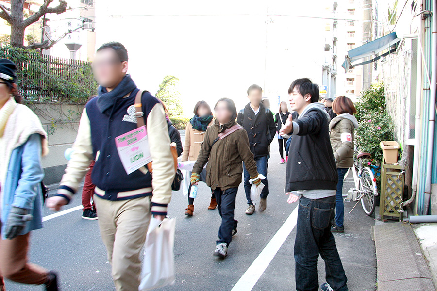 スタッフのアナウンスのもと5分ごとにペアチェンジを行いました！