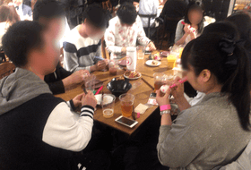 会場